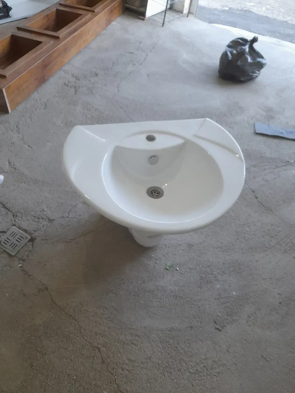 رو شویی در حد نو|لوازم سرویس بهداشتی|بیجار, |دیوار