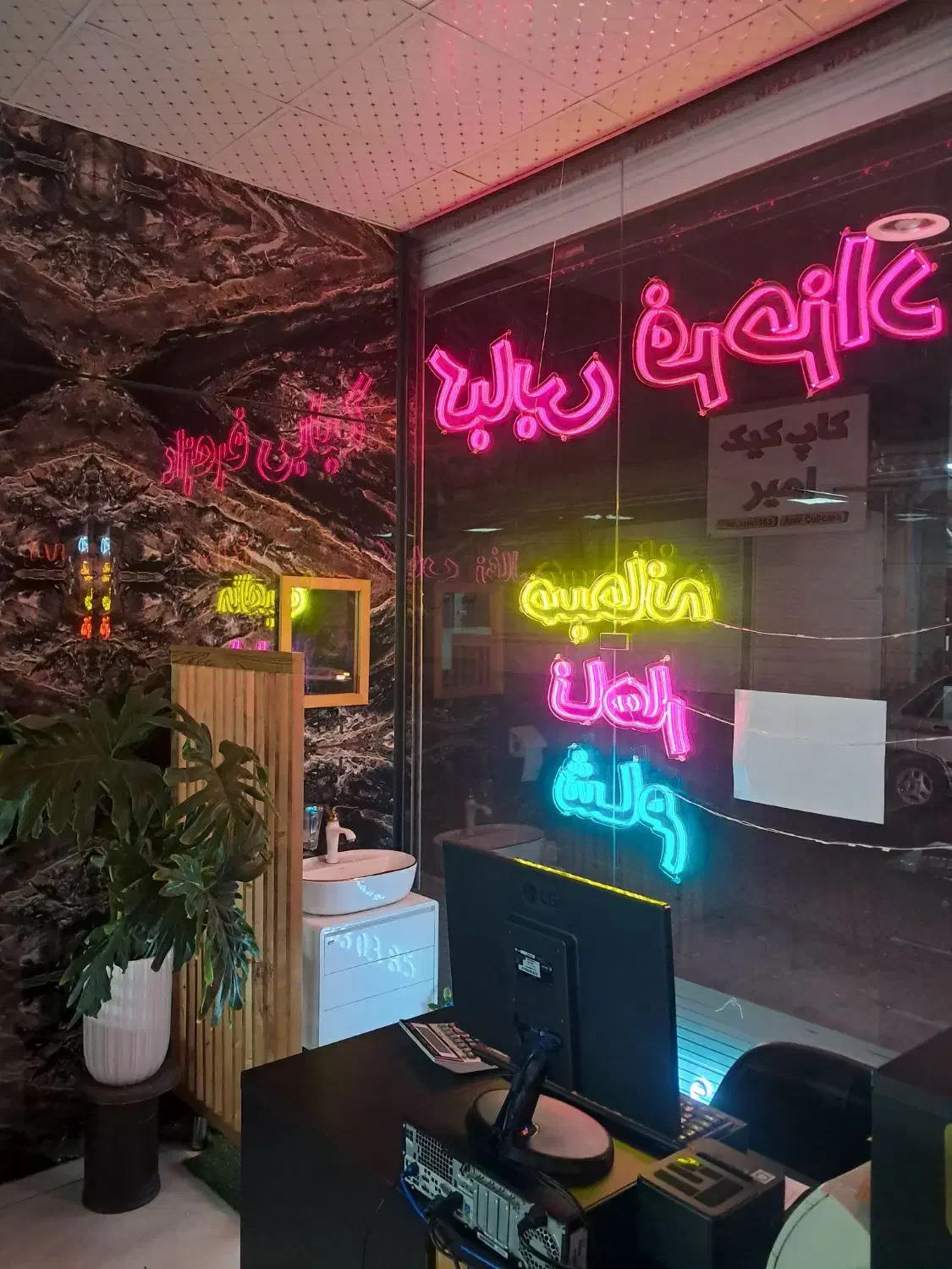 کباب زن کباب پز آشپز تخته کار ماهر یا نیمه ماهر|استخدام خدمات فروشگاه و رستوران|زنجان, |دیوار