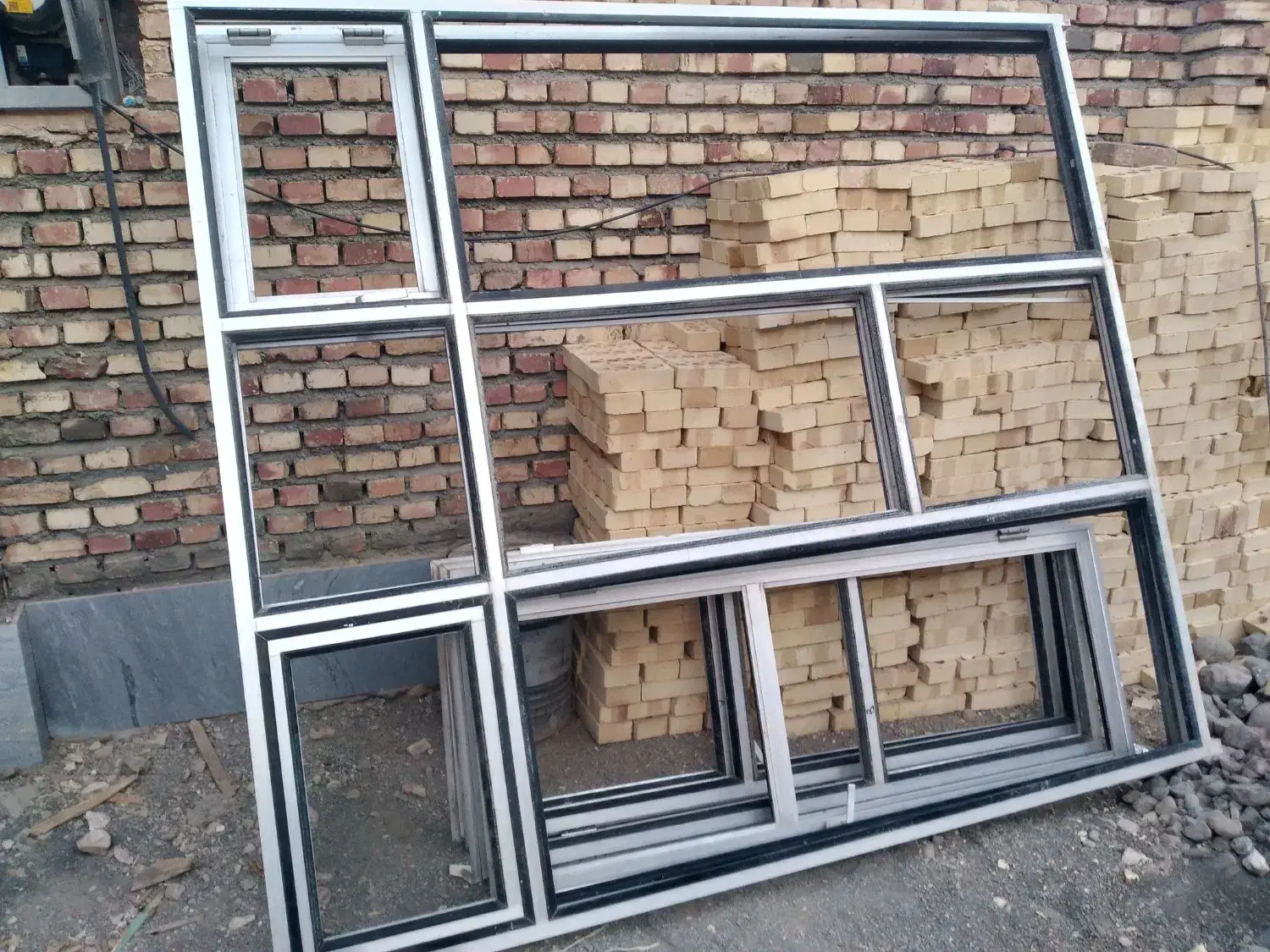 یک عددپنجره آلومینیومی  صحیح وسالم|مصالح و تجهیزات ساختمان|خوی, |دیوار