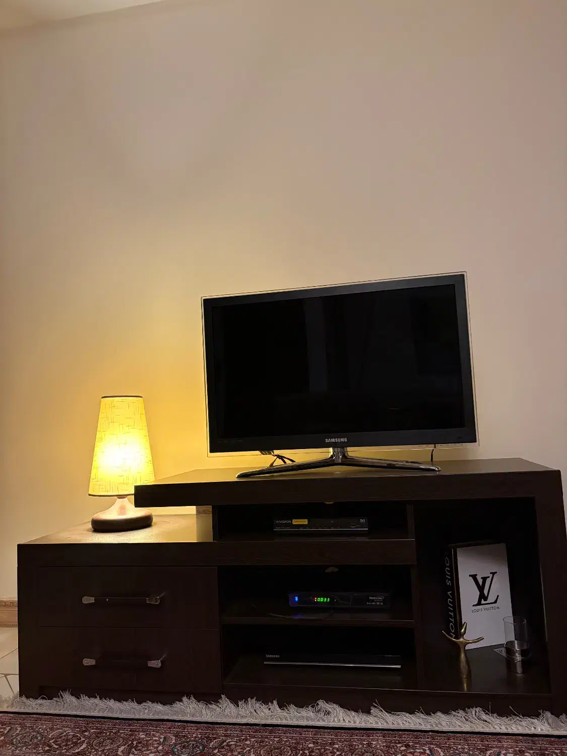 تلویزیون و میز تلویزیون|تلویزیون و پروژکتور|تهران, سازمان برنامه جنوبی|دیوار