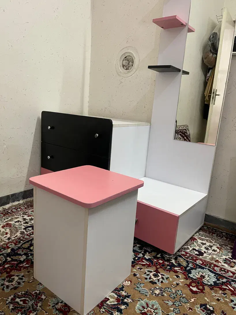 لوازم منزل بفروش میرسد کاملا سالم|پرده، رانر، رومیزی|گرمسار, |دیوار