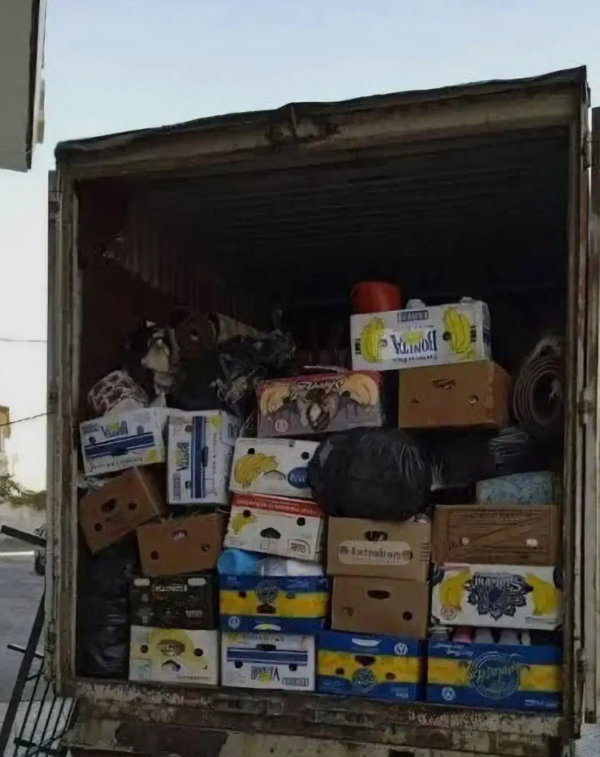 خالی کردن بارمغازه یا لوازم خانه|خدمات حمل و نقل|زارچ, |دیوار