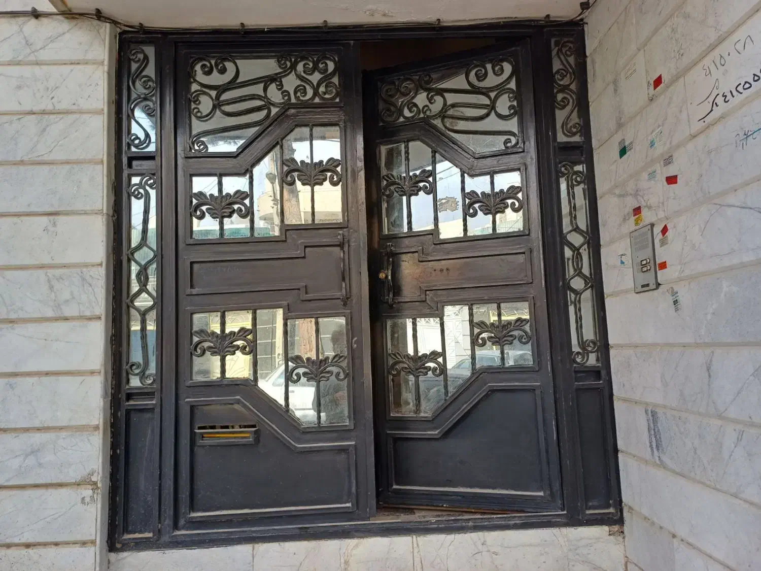 درب اتاق کمد دیواری و آبگرمکن کابینت.لوستر.گهواره|لوستر و چراغ آویز|نیشابور, فیض آباد|دیوار