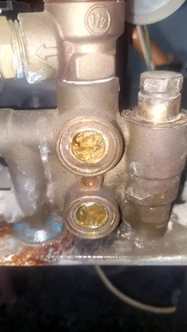 تعمیر و سرویس پکیج و آبگرمکن|آبگرمکن، پکیج، شوفاژ|رشت, یخسازی|دیوار