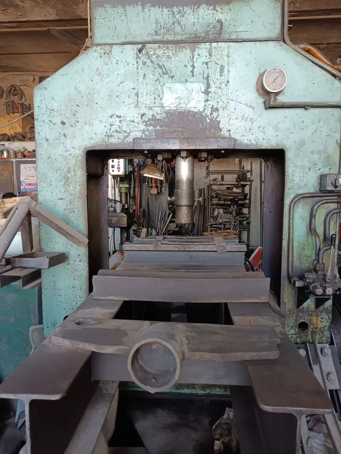 دستگاه پرس با توان ۲۰۰ تن فشار|ماشین‌آلات صنعتی|قم, باسکول|دیوار