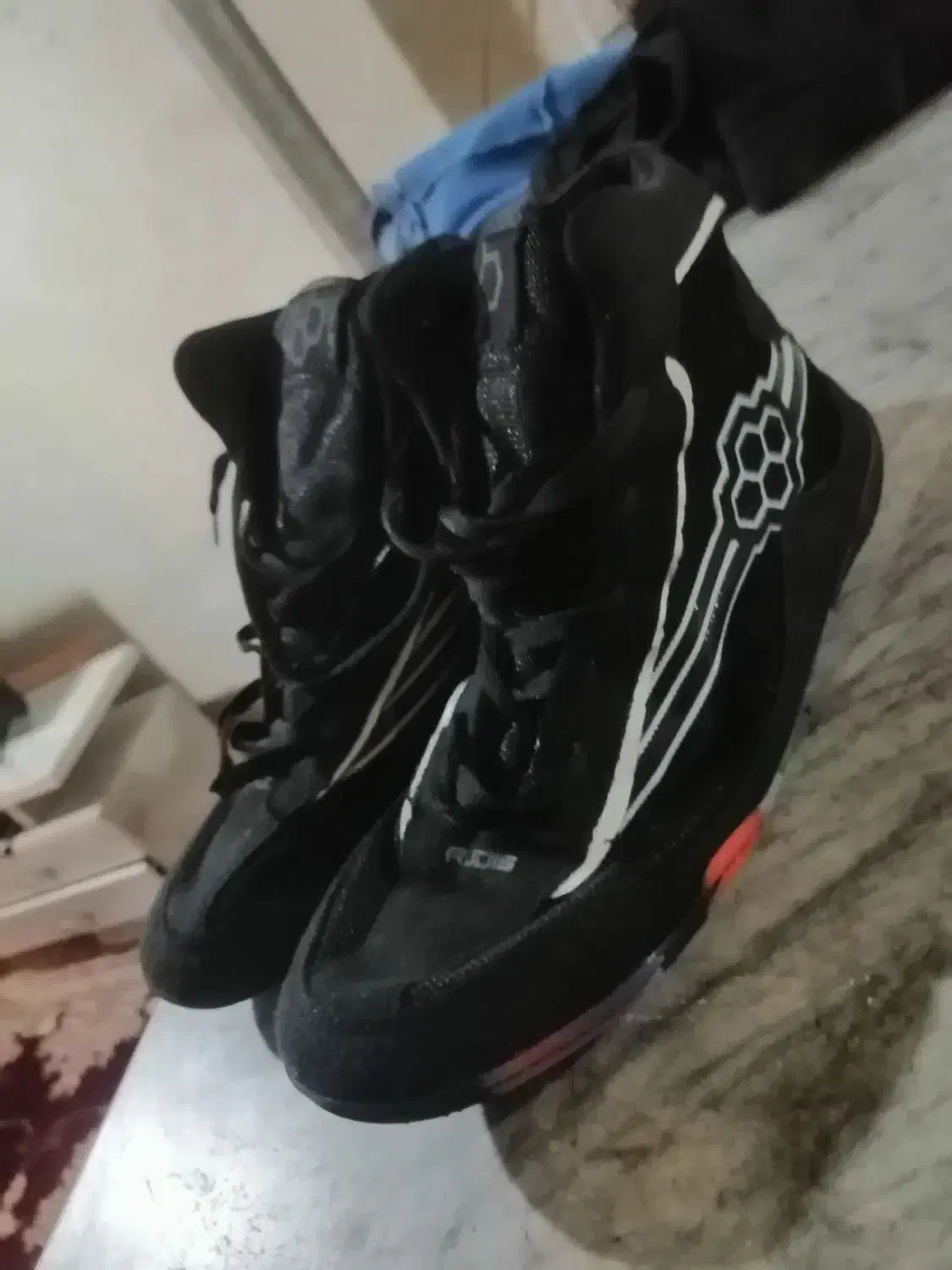 کفش ورزشی رودیس|کیف، کفش، کمربند|کردکوی, |دیوار