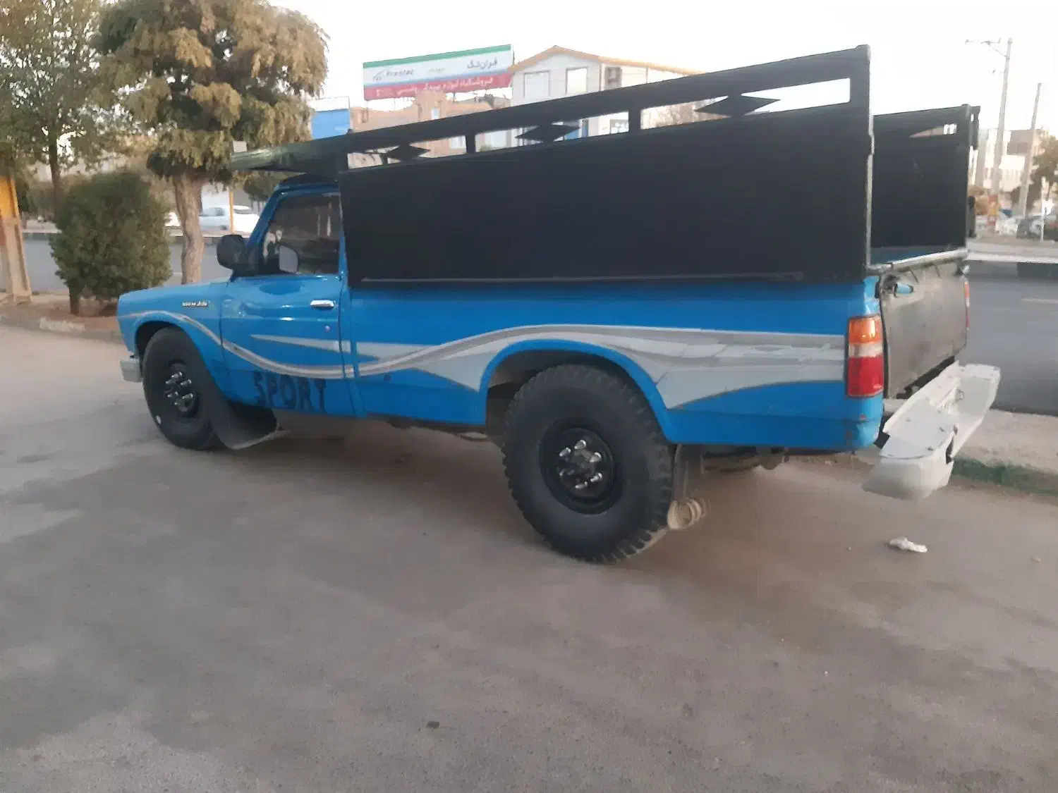 نیسان مدل ۸۲ تمیز|خودرو سواری و وانت|فامنین, |دیوار