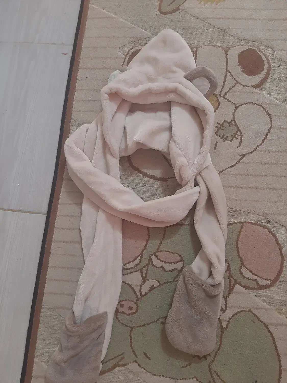 کلاه تدی|لباس|بجنورد, |دیوار