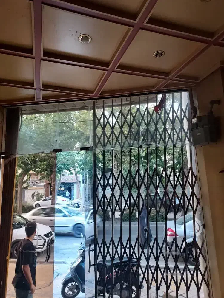 فروش مغازه تجاری میرداماد|فروش مغازه و غرفه|اصفهان, بیدآباد|دیوار