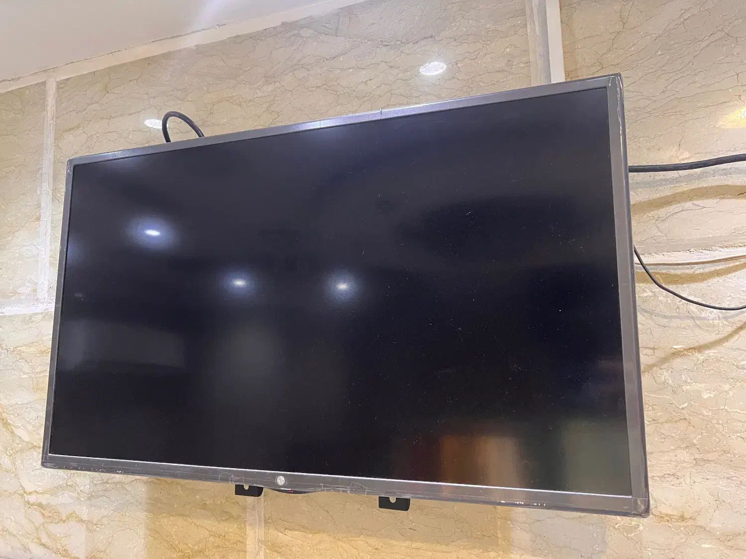 تلوزیون ال جی ۳۲ اینچ|تلویزیون و پروژکتور|قشم, |دیوار