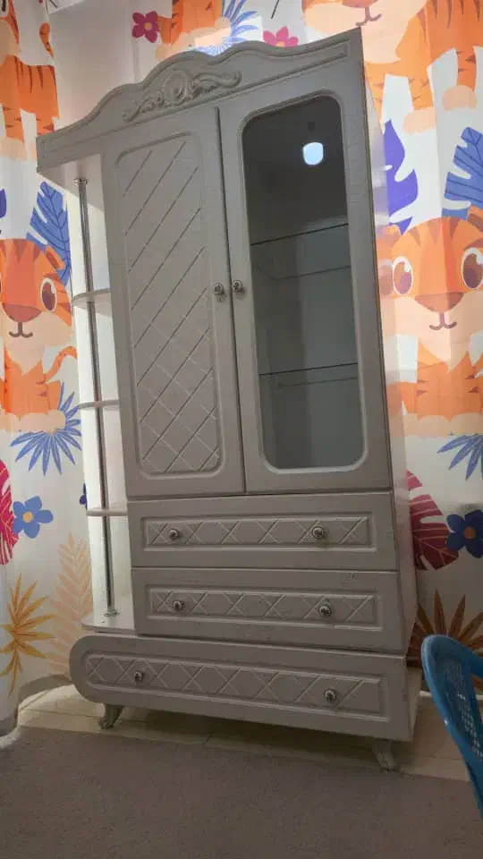 تخت و کمد بچه|اسباب و اثاث بچه|کرج, شهرک بنفشه|دیوار