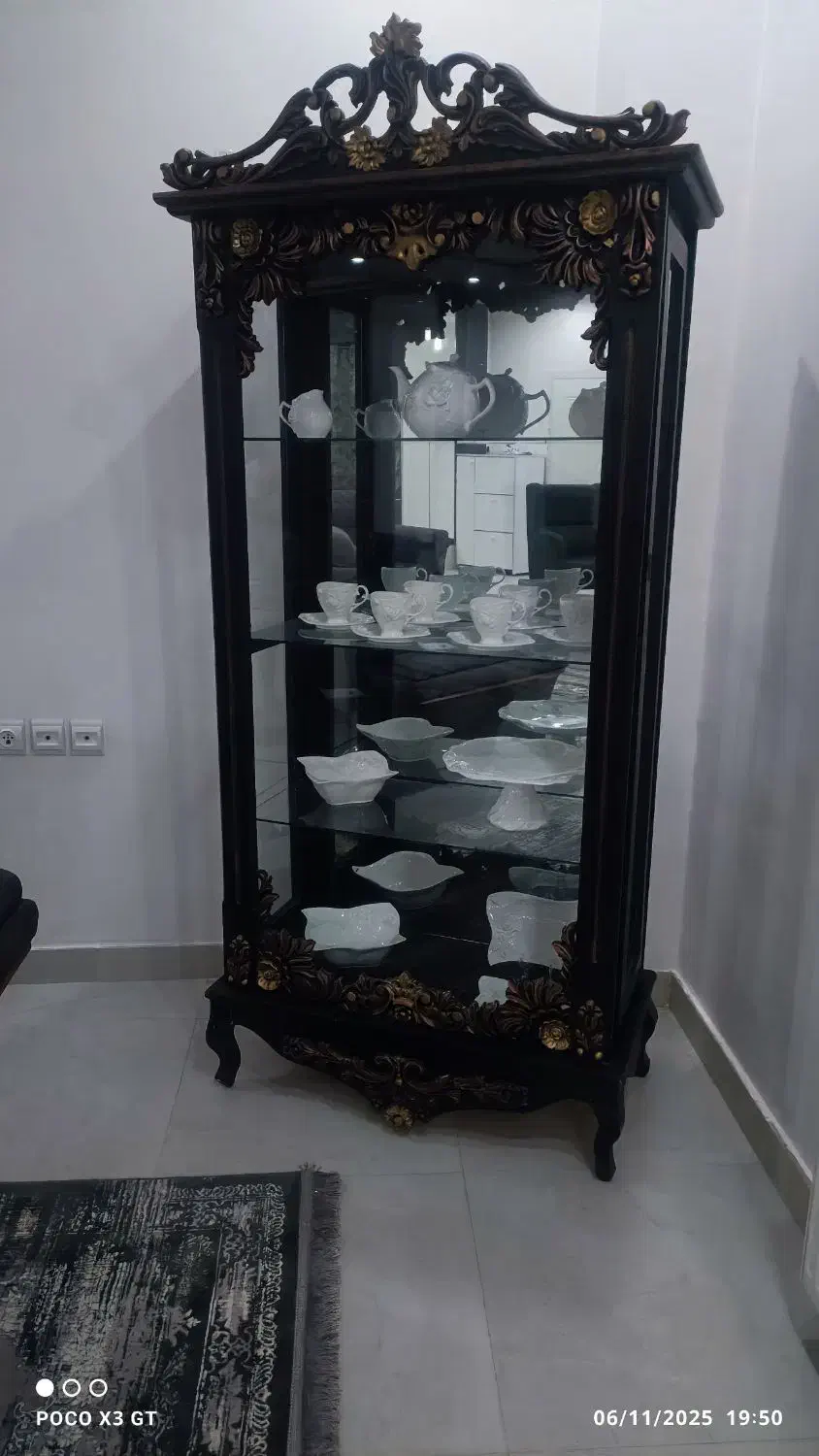 ویترین کلاسیک|بوفه، ویترین، کنسول|رضوانشهر, |دیوار