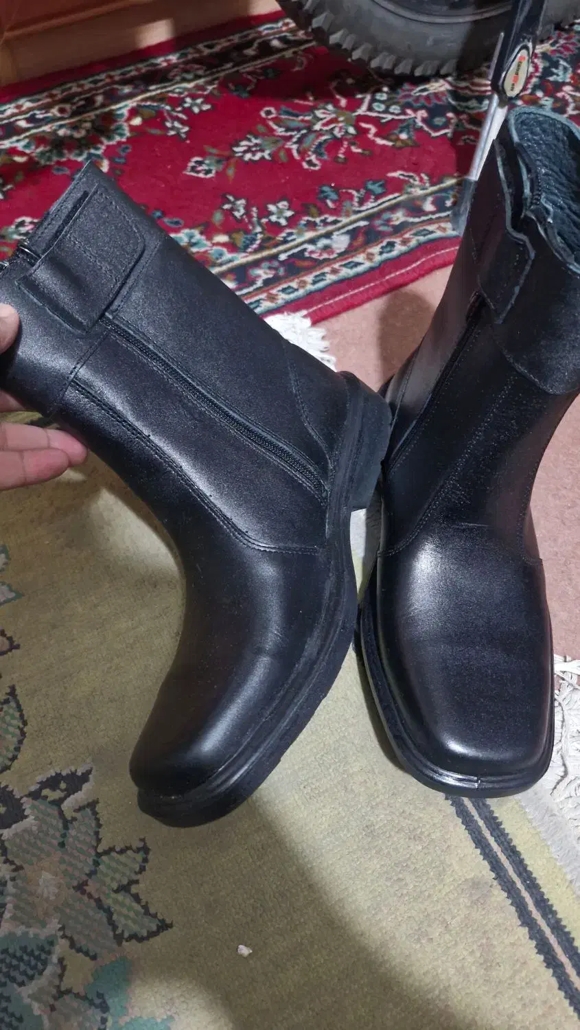 نیم بوت مردانه|کیف، کفش، کمربند|پرند, فاز ۱|دیوار