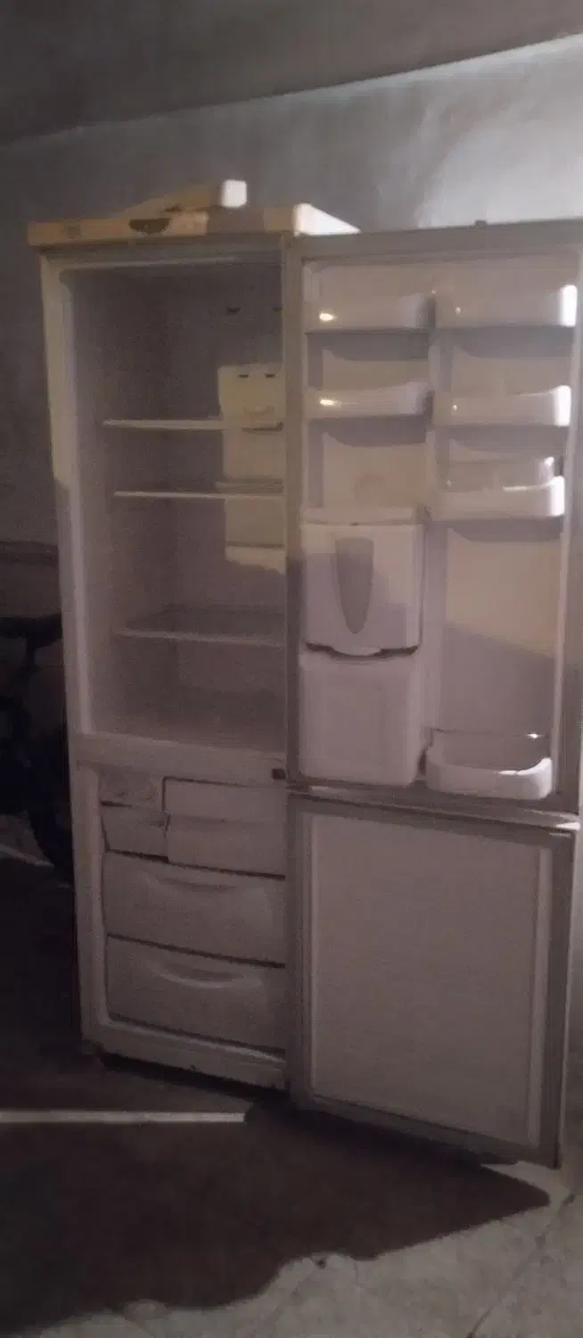 فروش یخچال امرسان.باتخفیف ویژه|یخچال و فریزر|بندر انزلی, کوی واحدی|دیوار