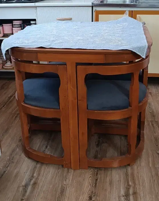 میز ناهارخوری|میز و صندلی غذاخوری|سرخه, |دیوار