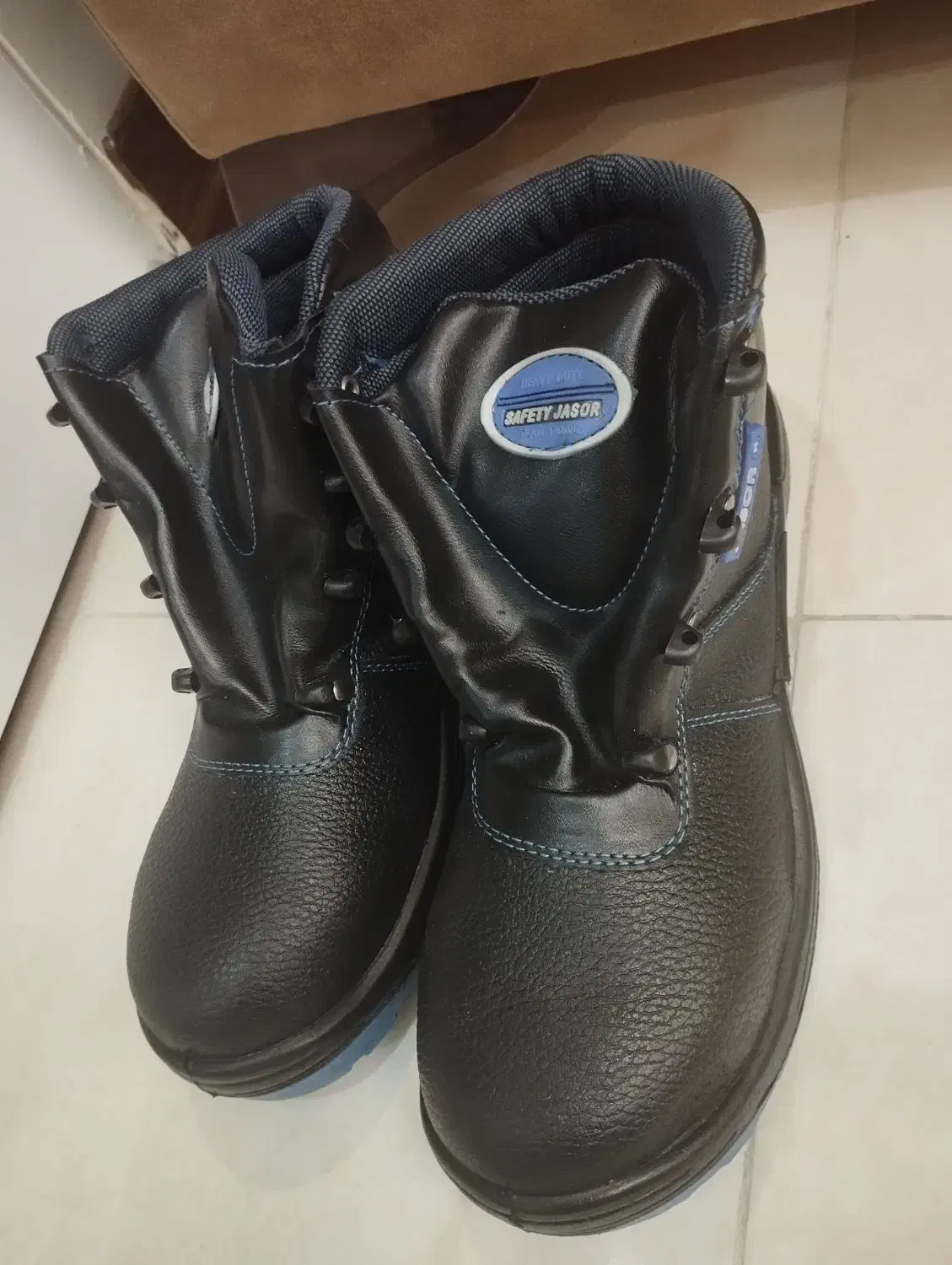 کفش کار|کیف، کفش، کمربند|شاهرود, |دیوار