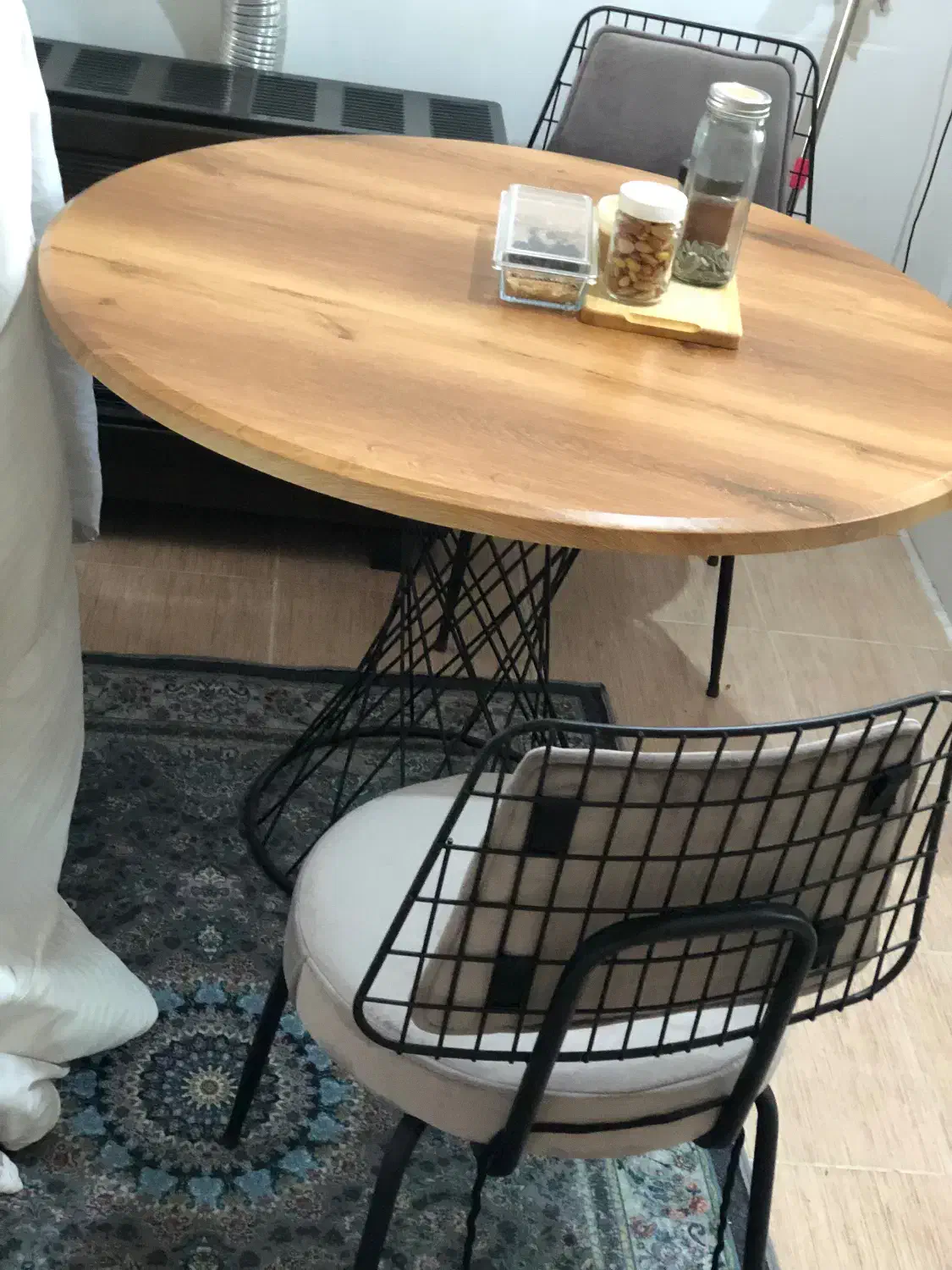 میز گرد ناهار خوری و صندلی|میز و صندلی غذاخوری|گنبد کاووس, |دیوار