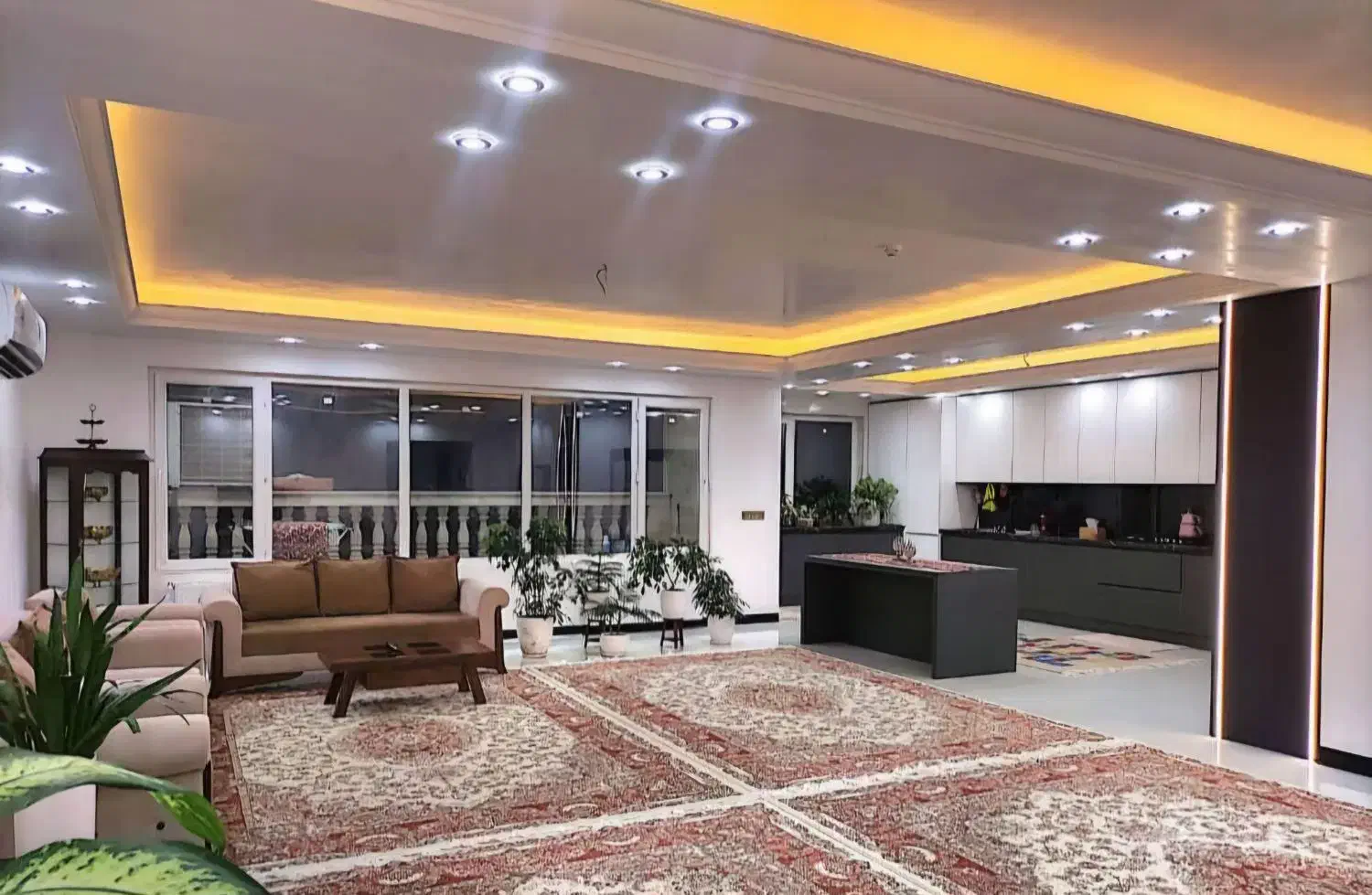 آپارتمان ۱۹۰متر شقایق خ بزرگمهر مهرتابان تک واحدی|فروش آپارتمان|خرم‌آباد, |دیوار