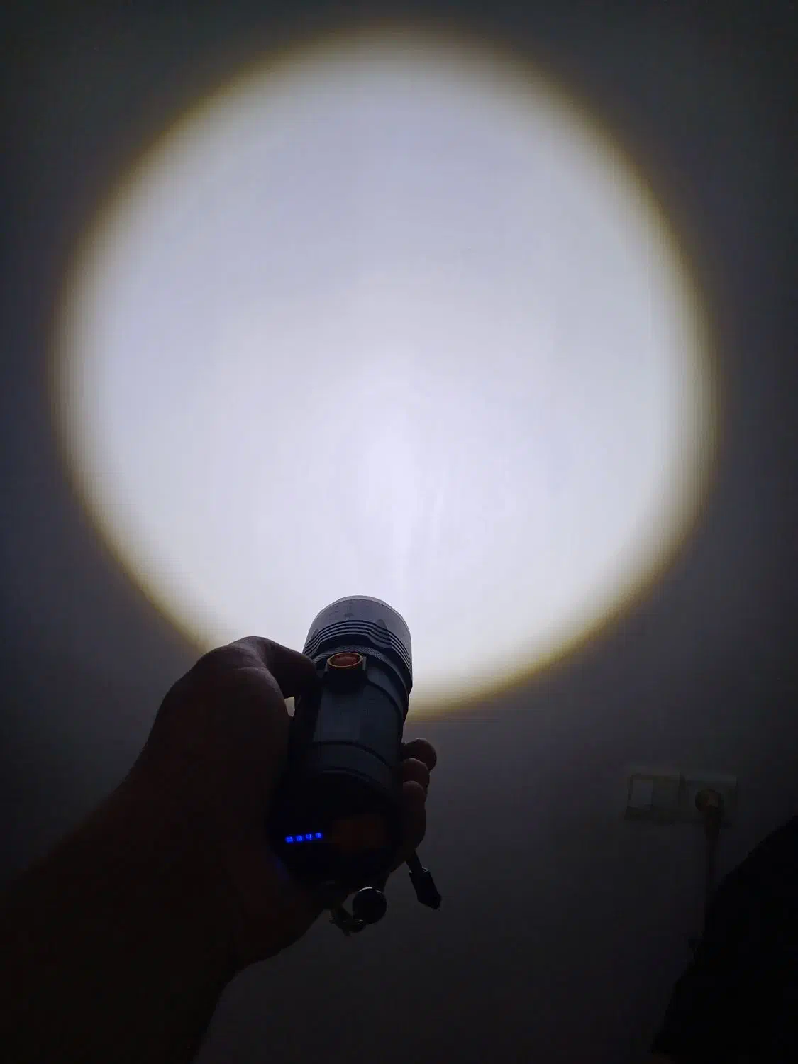 چراغ قوه|لامپ و چراغ|بیرجند, |دیوار