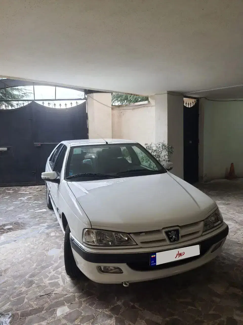 پژو پارس مدل ۴۰۰|خودرو سواری و وانت|رشت, معلم|دیوار
