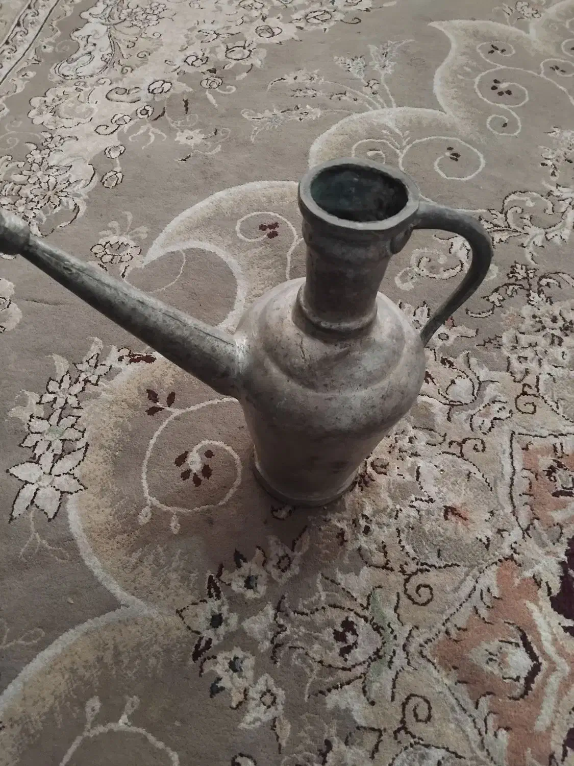 آفتابه مسی|کلکسیون اشیاء عتیقه|بروجرد, |دیوار