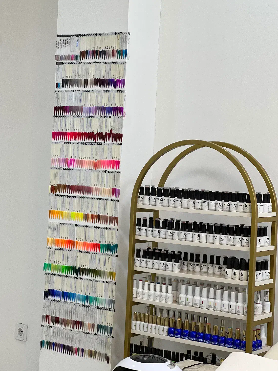 فروش تجهیزات ناخن به دلیل مهاجرت|آرایشگاه و سالنهای زیبایی|سیرجان, |دیوار