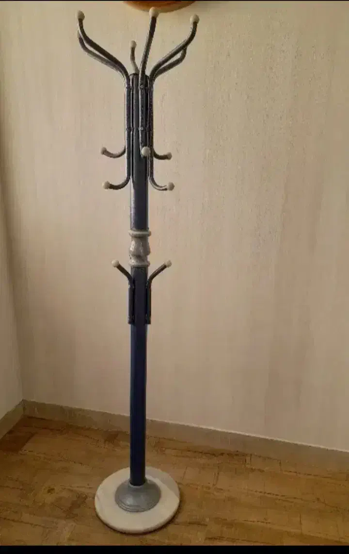 چوب لباسی|بندرخت و رخت‌آویز|قم, نیروگاه|دیوار