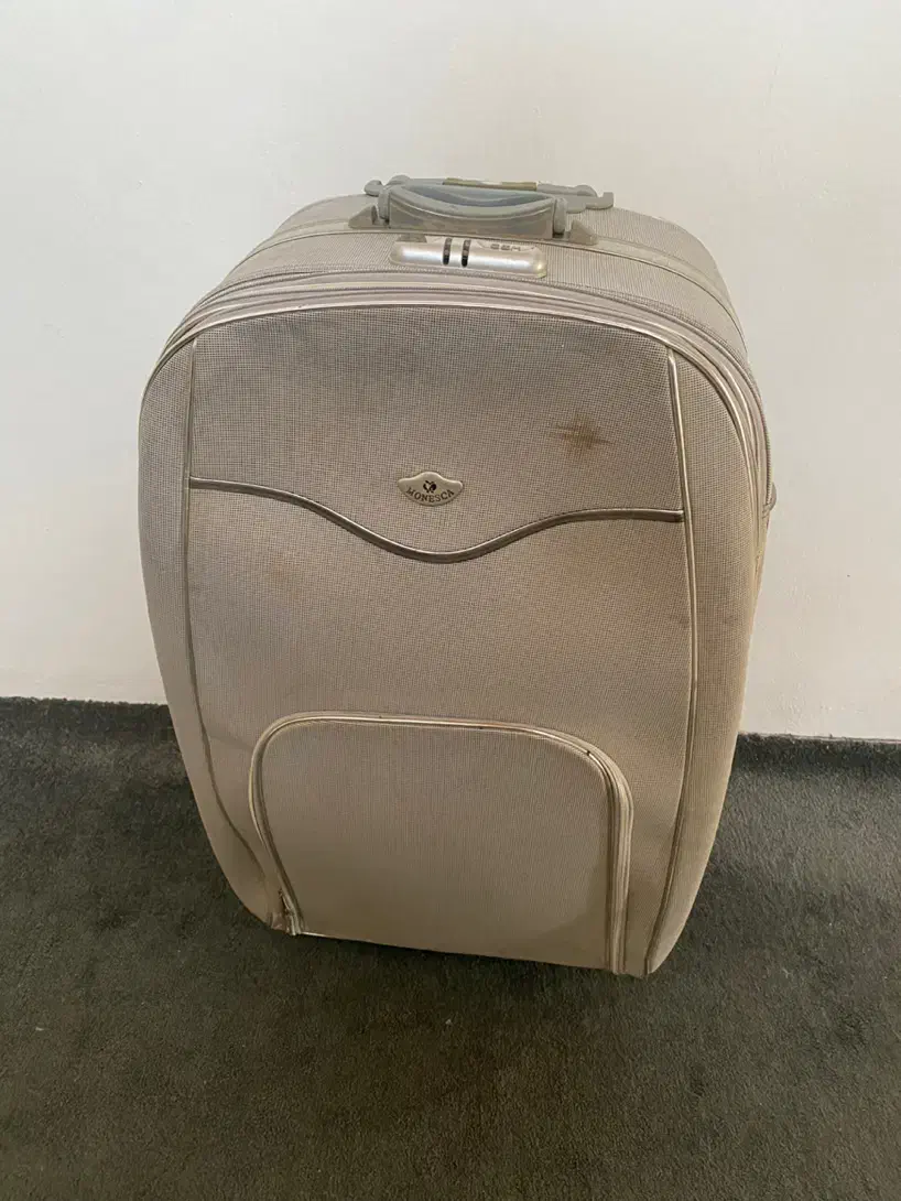 چمدان بزرگ سالم و تمیز|کیف، کفش، کمربند|رویان, |دیوار