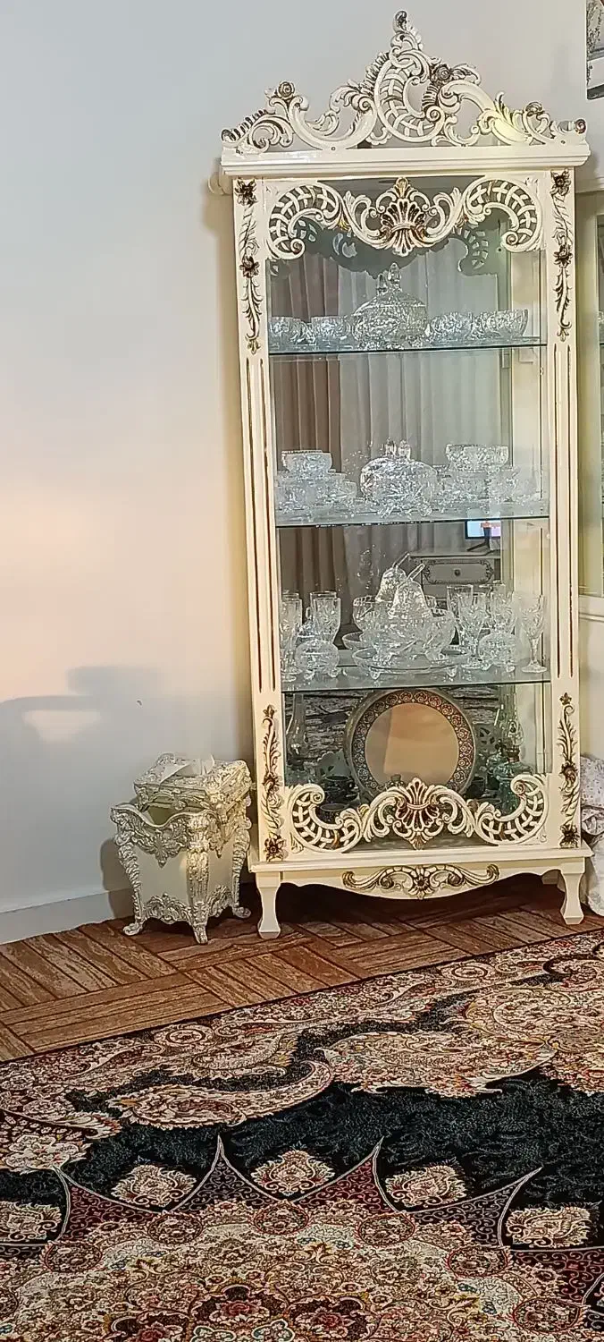 بوفه چوبی تمیز و سالم|بوفه، ویترین، کنسول|تهران, وصفنارد|دیوار