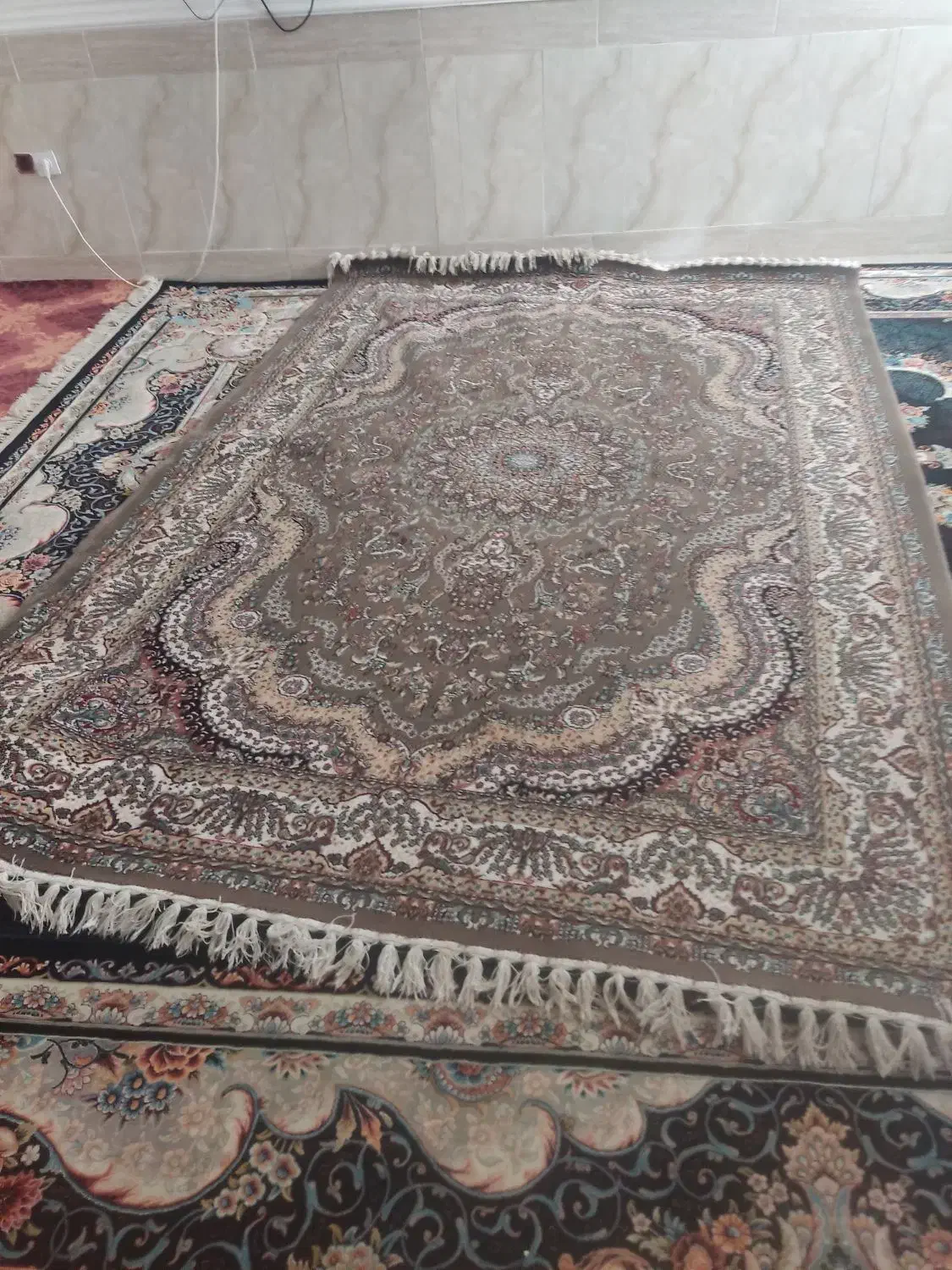 یک عدد فرش 12 در حد نو|فرش|سرخنکلاته, |دیوار