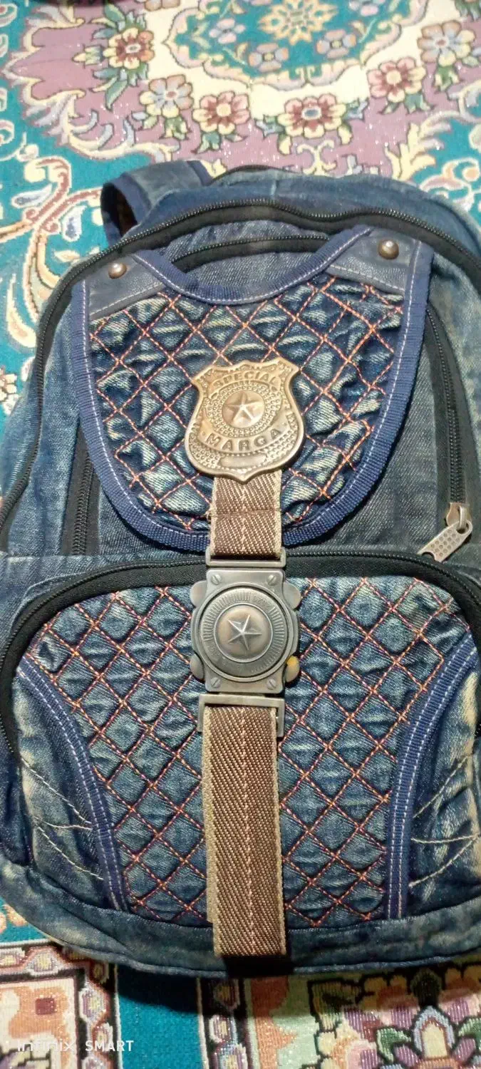 کیف|کیف، کفش، کمربند|ایرانشهر, |دیوار