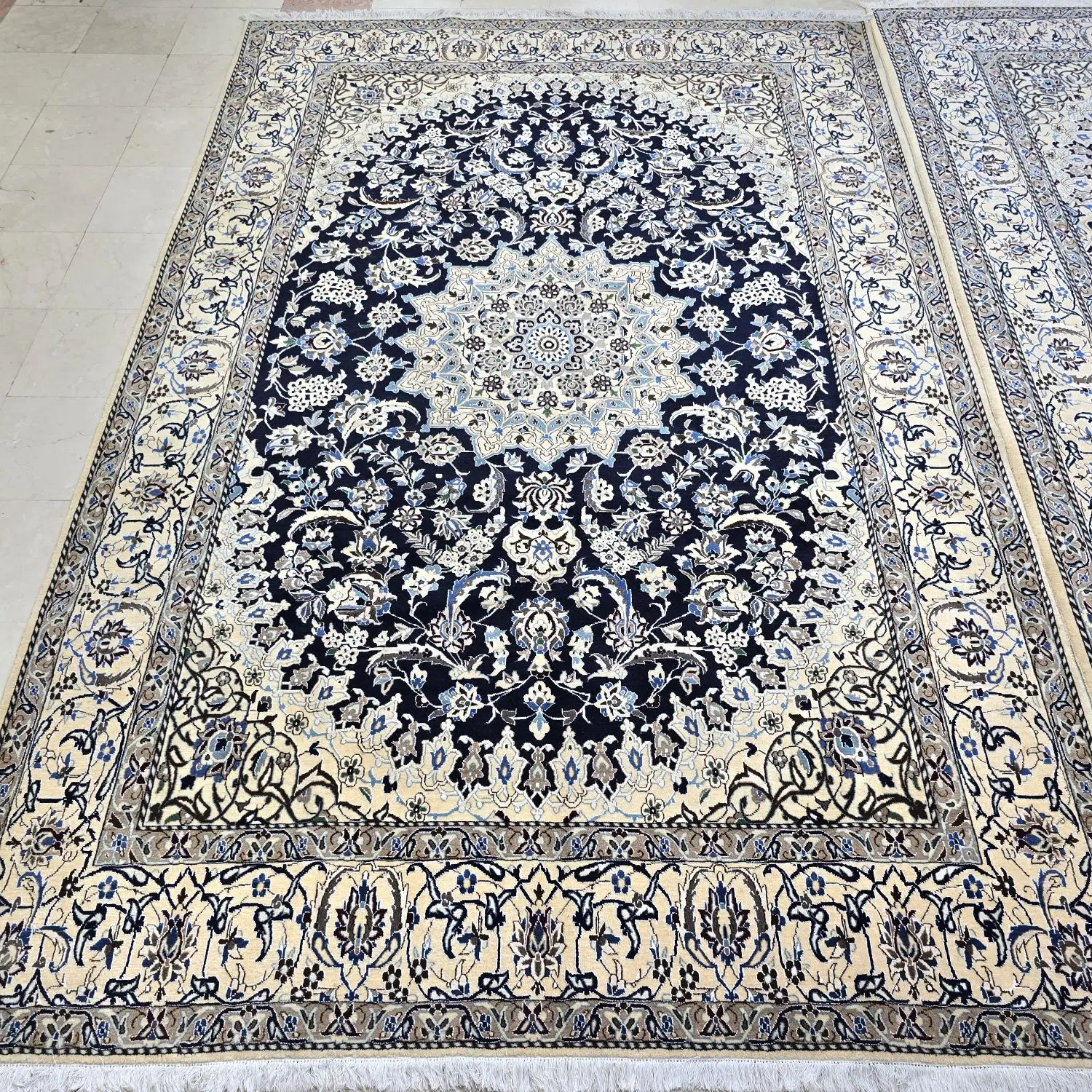 جفت ۶ متری نایین گل ابریشم سرمهای دستباف|فرش|تهران, شیراز|دیوار
