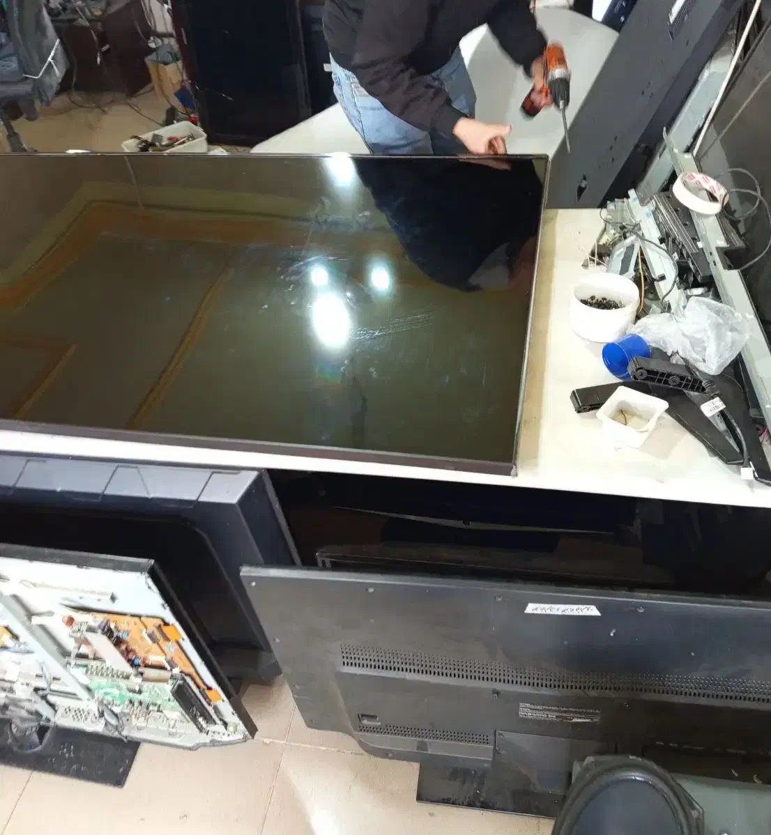 تعمیرات تخصصی تلویزیون و سیستم صوتی|خدمات پیشه و مهارت|همدان, |دیوار