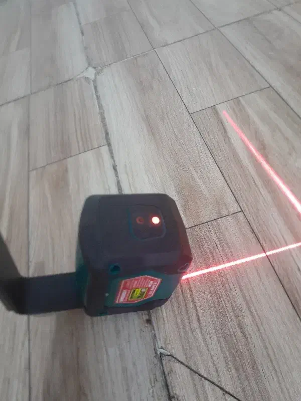 تراز لیزری هایچیکا نونو|مصالح و تجهیزات ساختمان|خمین, |دیوار