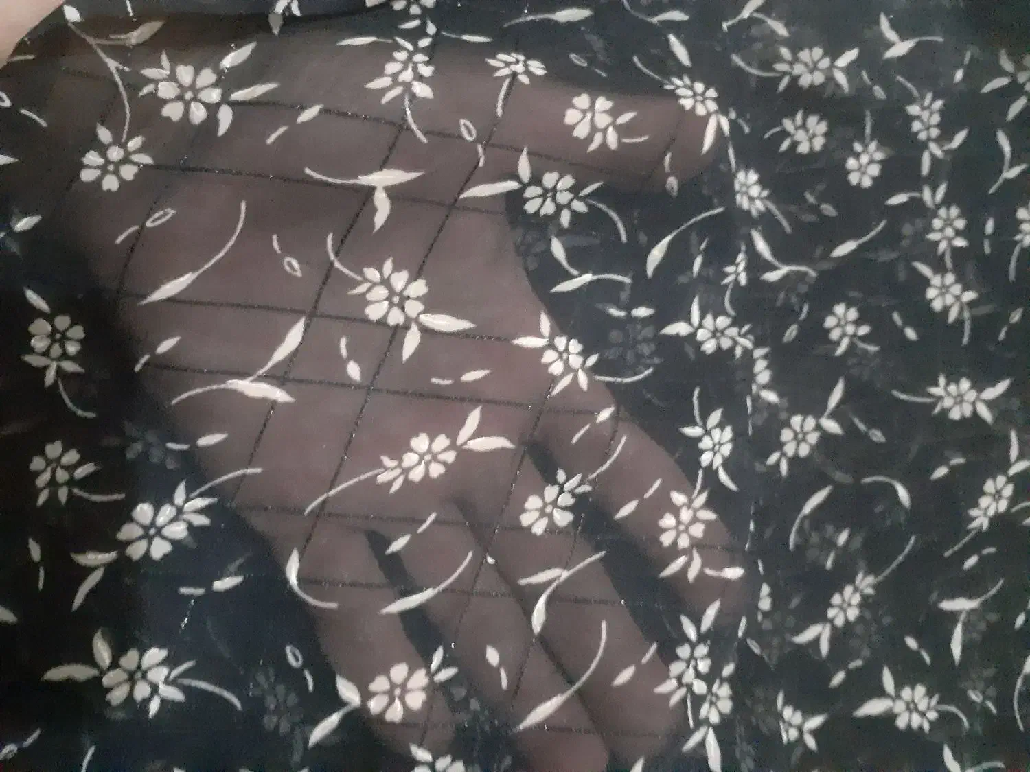 چادر و پارچه گیپور|لباس|شاهین‌شهر, گزبرخوار|دیوار