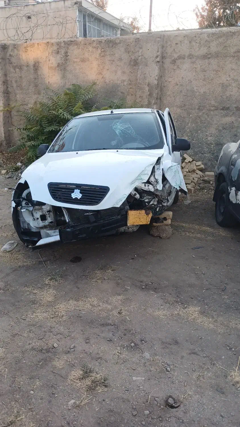 تیبا تصادفی|خودرو سواری و وانت|بروجرد, |دیوار