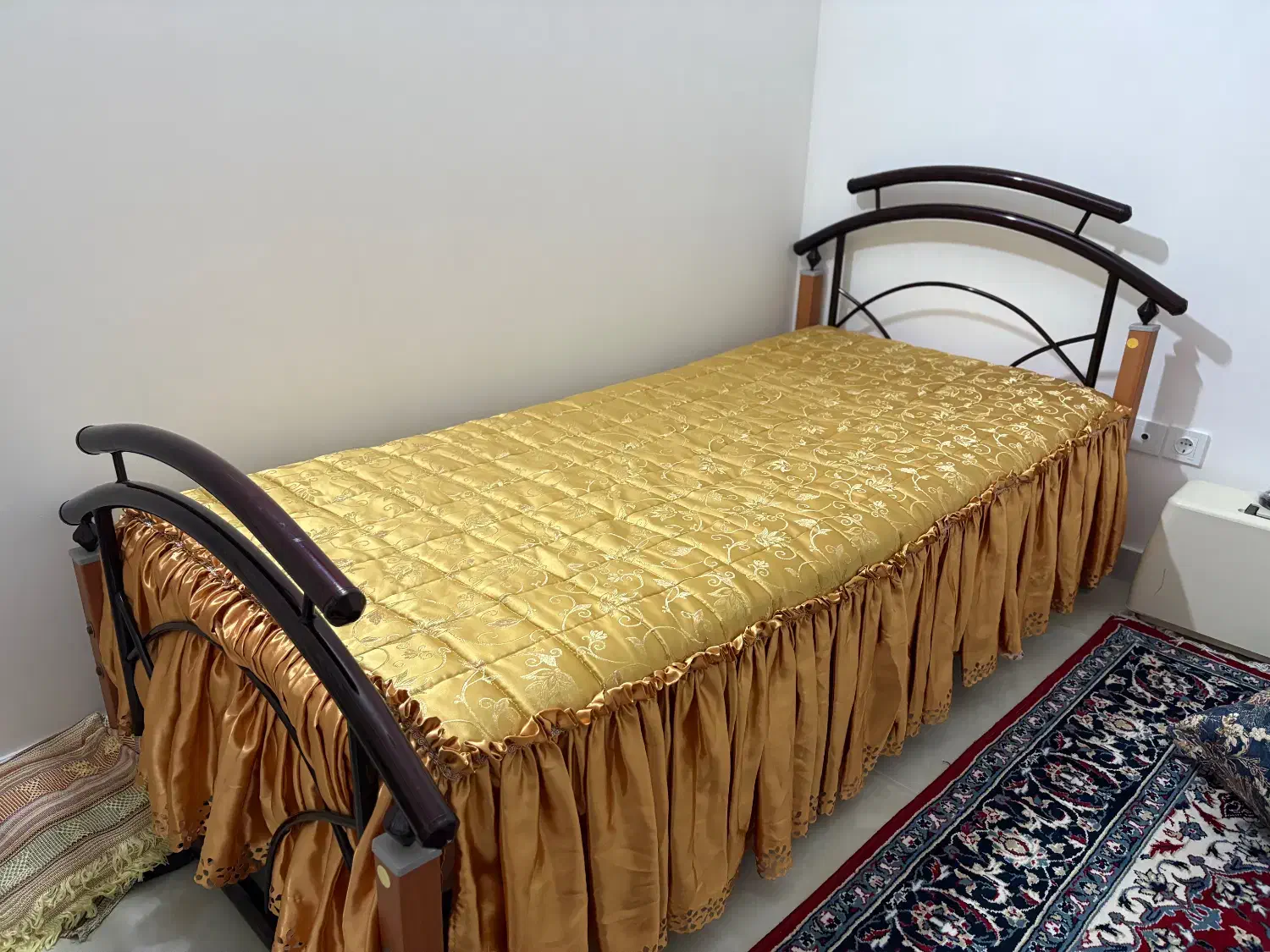 تخت  با تشک|تخت و سرویس خواب|لاهیجان, آهندان|دیوار