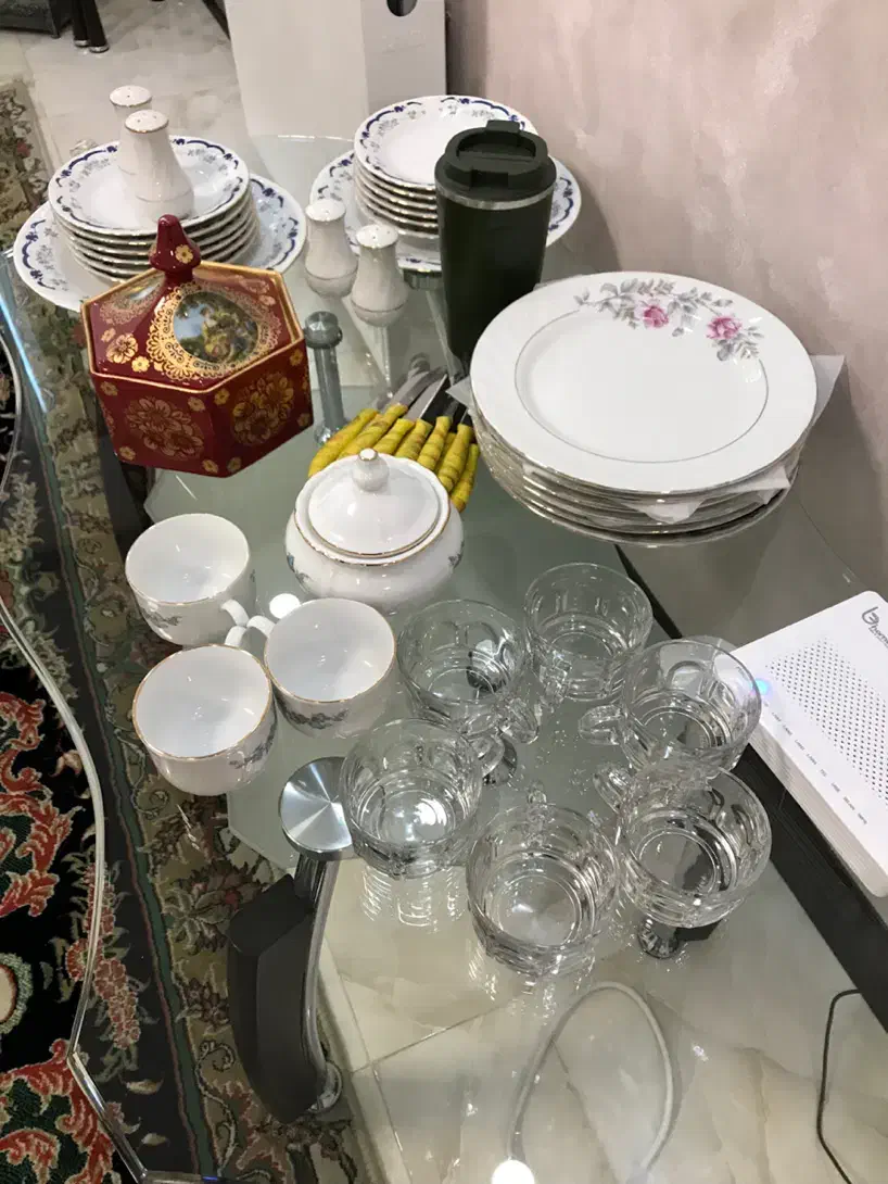 تعدادی ظروف منزل نونو|ظروف سرو و پذیرایی|شیراز, دشت چنار|دیوار