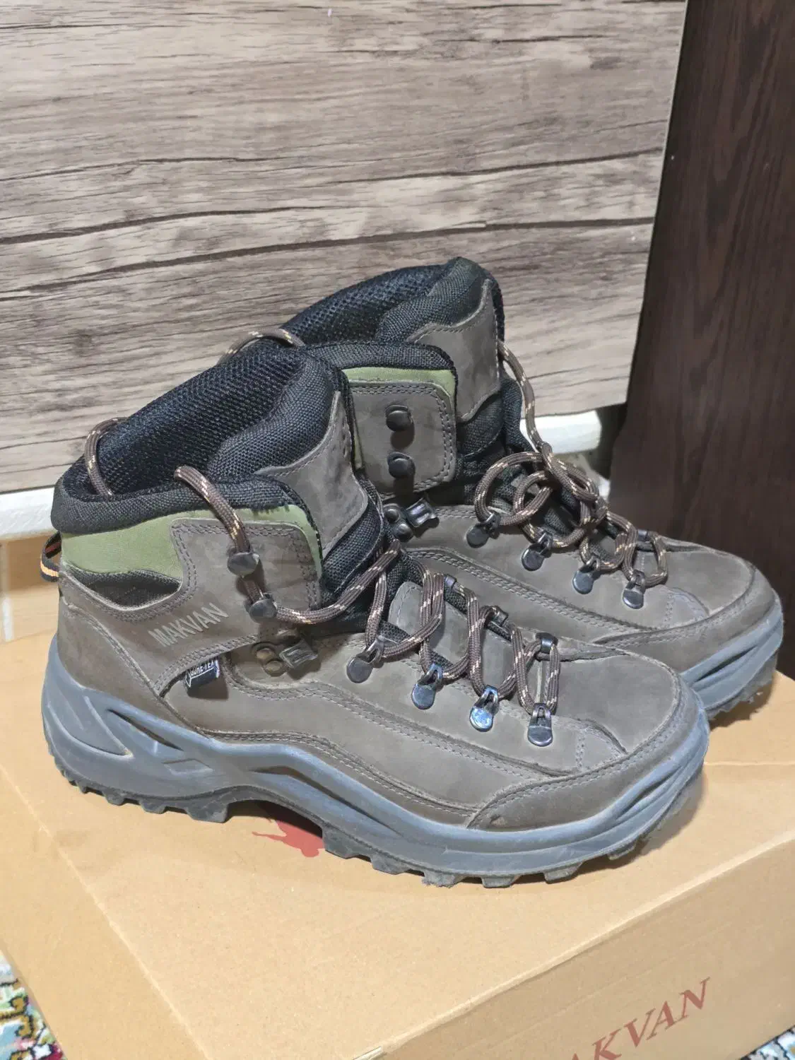 کفش کوه مکوان|کیف، کفش، کمربند|سیرجان, |دیوار