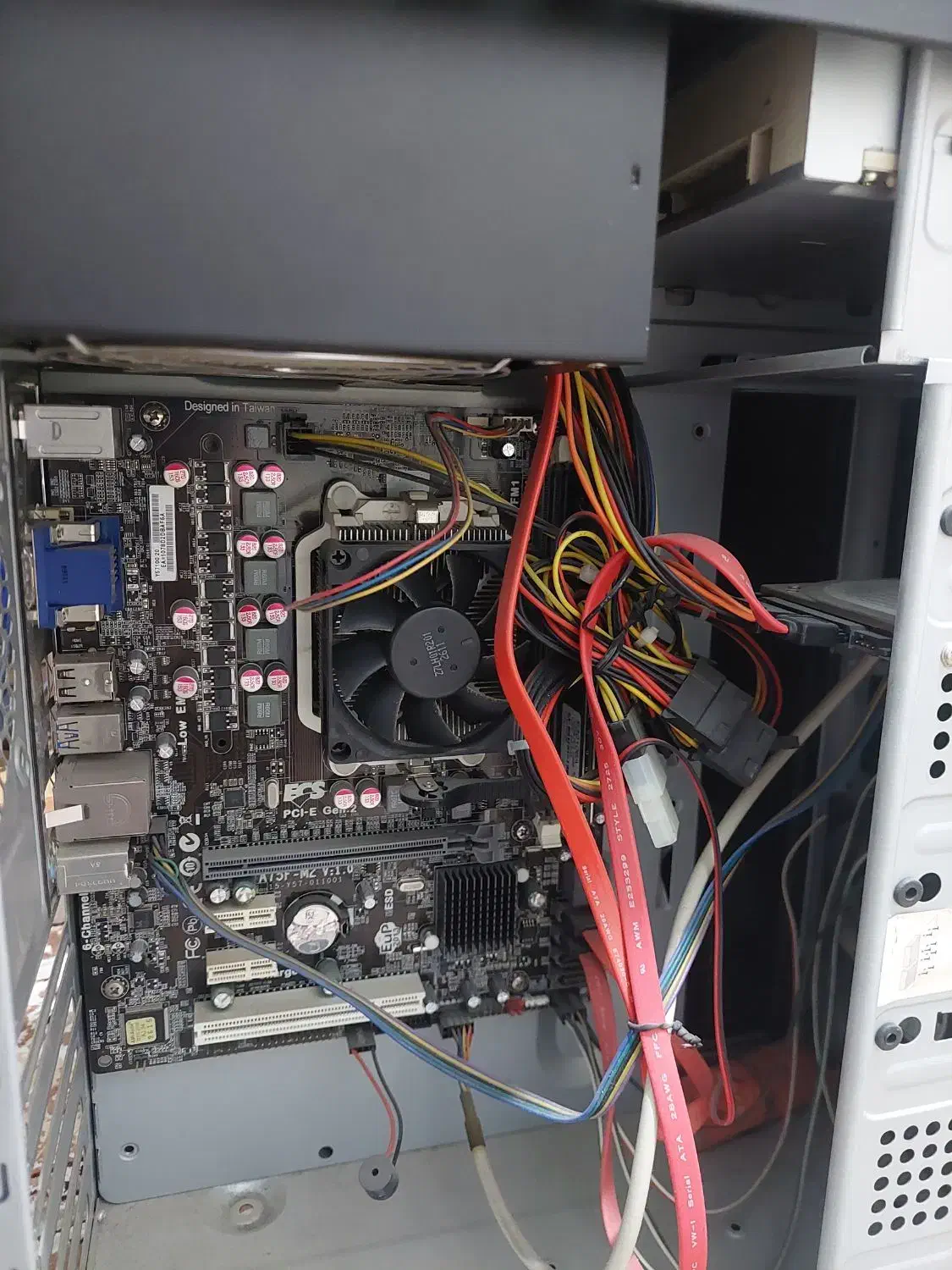 سیستم کامل کامپیوتر|رایانه رومیزی|اندیشه, اندیشه فاز ۱|دیوار