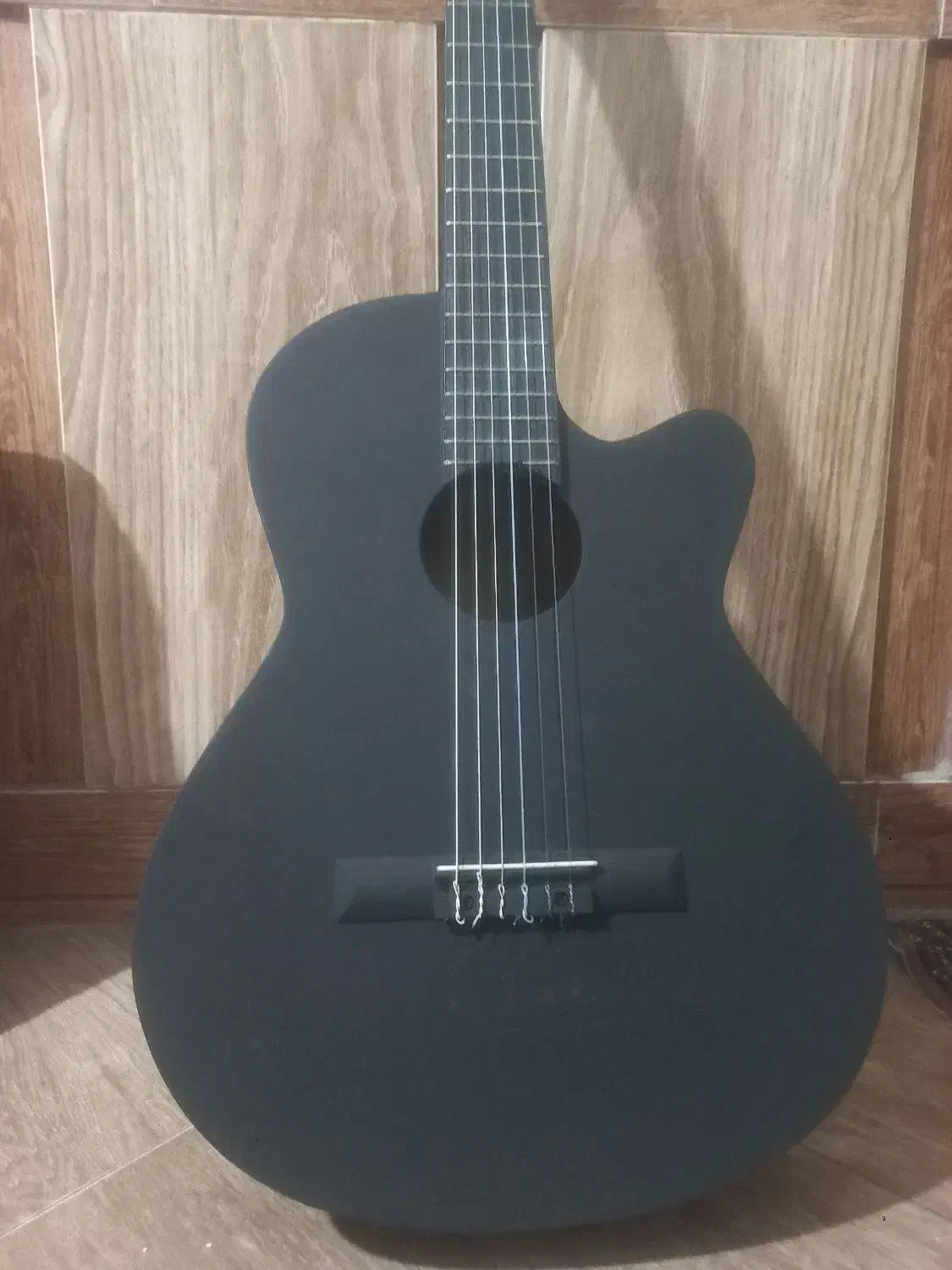 گیتار|گیتار، بیس، امپلیفایر|تربت جام, بیست متری منبع آب|دیوار