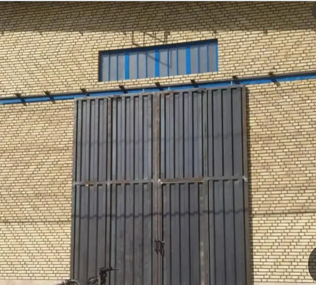 رنگ کاری درب وپنجره سوله وساختمان|خدمات پیشه و مهارت|کاشان, دانش|دیوار