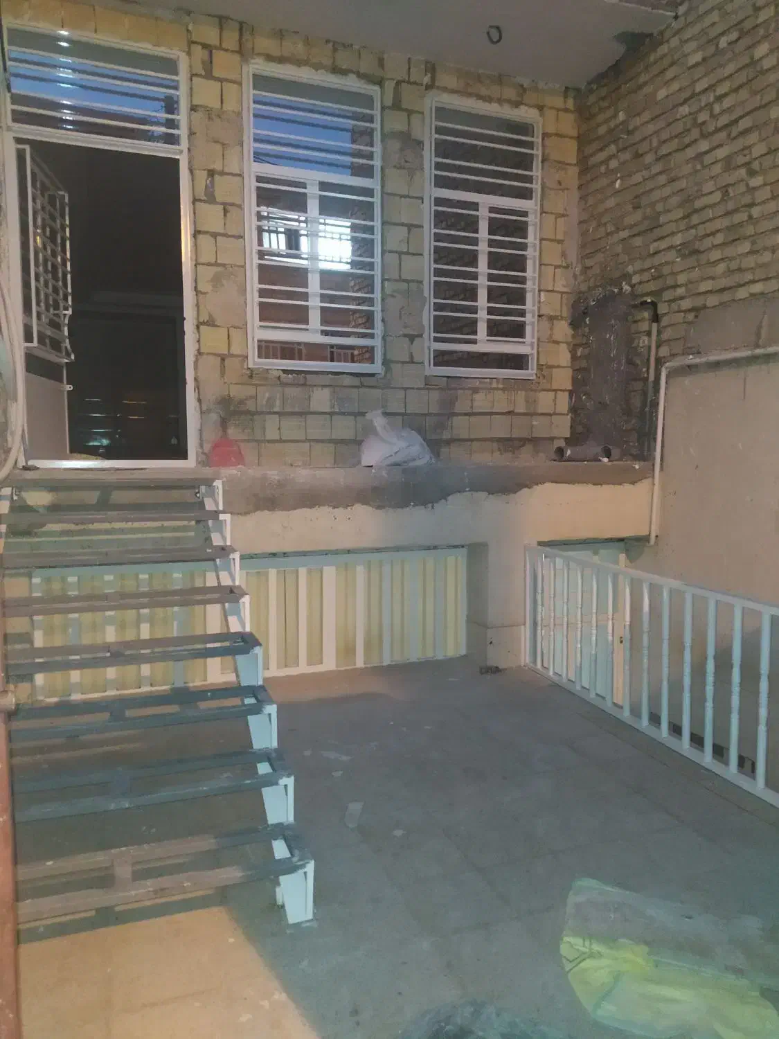 رنگ آمیزی کامل ساختمان.صفر تاصدش را به مابسپارید|خدمات پیشه و مهارت|یزد, |دیوار