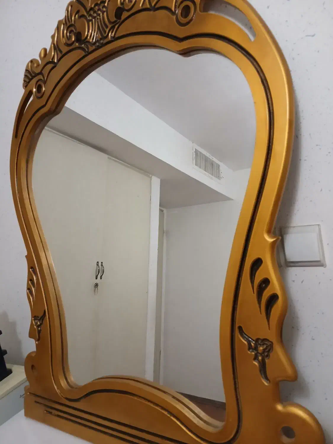 اینه|آینه|صدرا-فارس, فاز ۱|دیوار