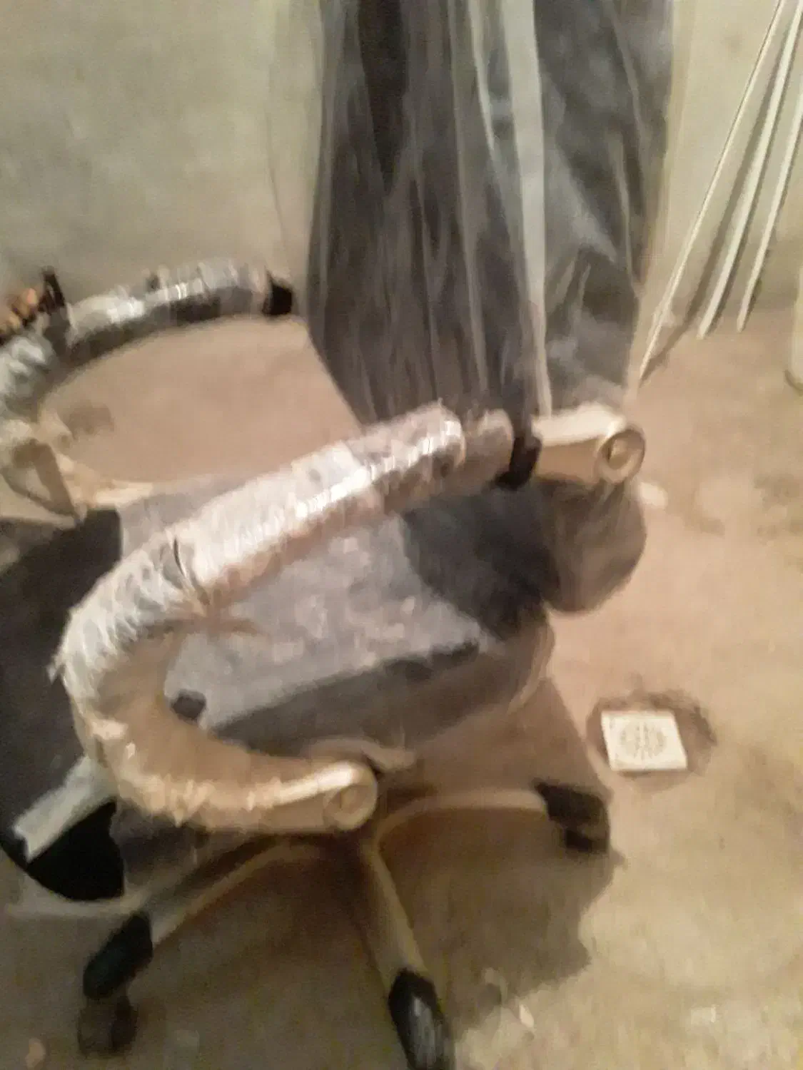 صندلی چرخشی درحدنوبرای فروشی|صندلی و نیمکت|قیدار, |دیوار