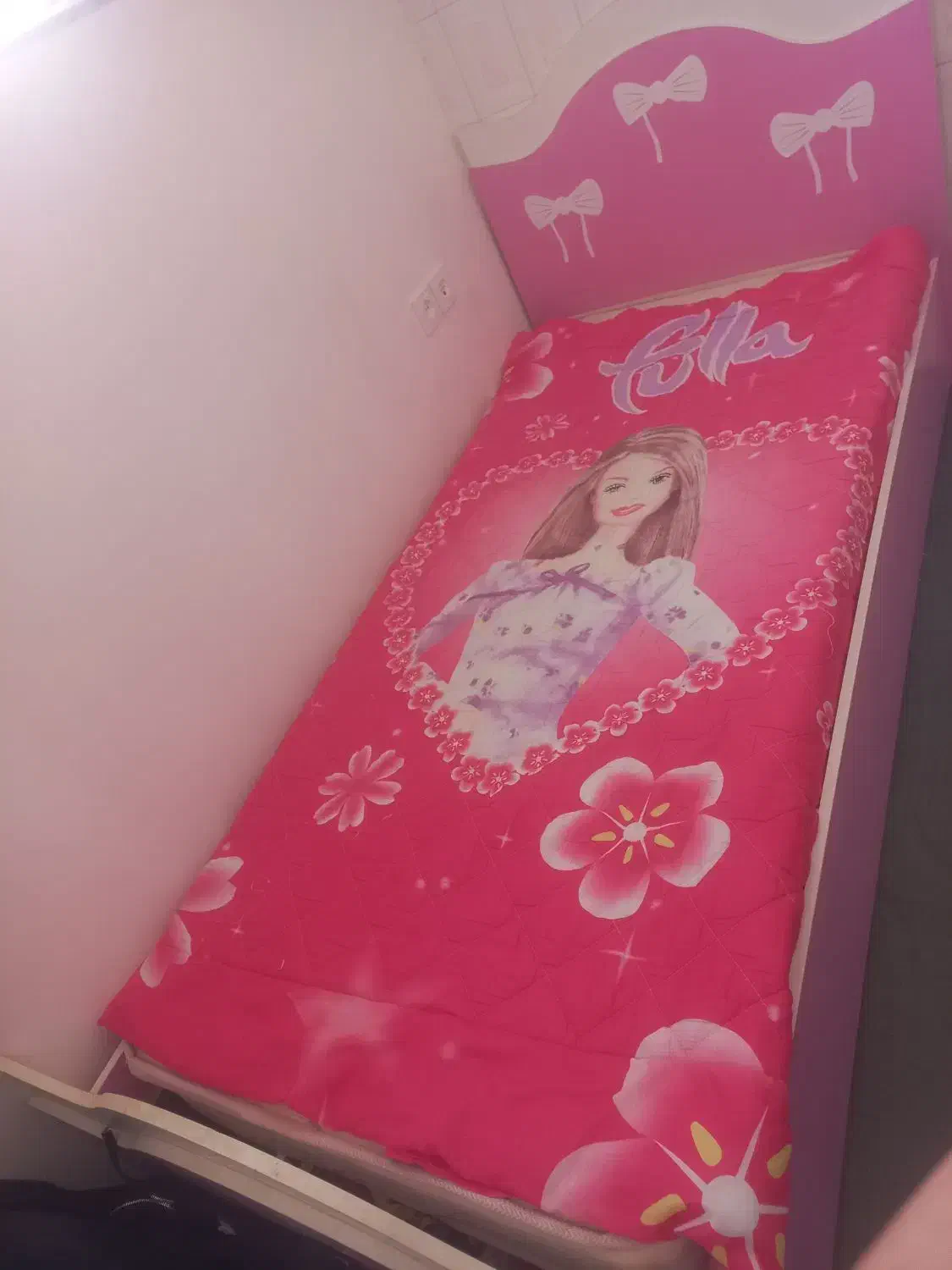 تخت یکنفره همراه با روتختی|تشک تختخواب|سقز, |دیوار