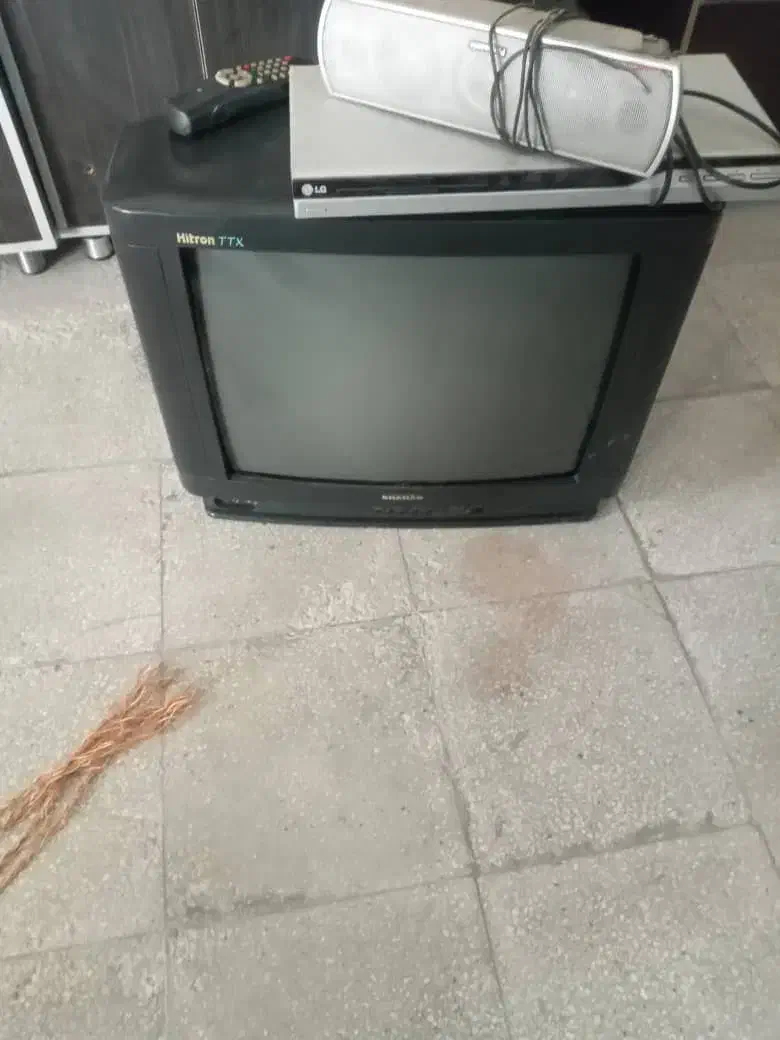 تلویزیون ۲۱ولوازم دست دوم|تلویزیون و پروژکتور|گرمسار, |دیوار