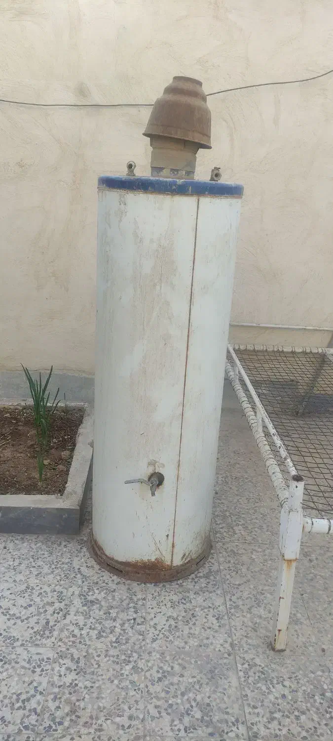 آب گرم کن مخزنی بزرگ|آبگرمکن، پکیج، شوفاژ|بندر ماهشهر, |دیوار