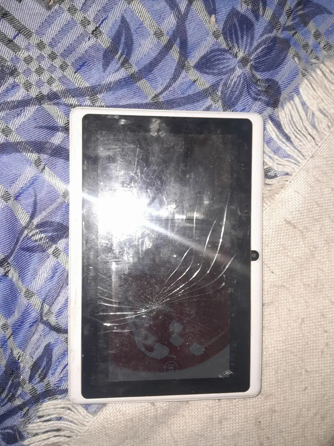 تبلت|تبلت|قم, انسجام|دیوار