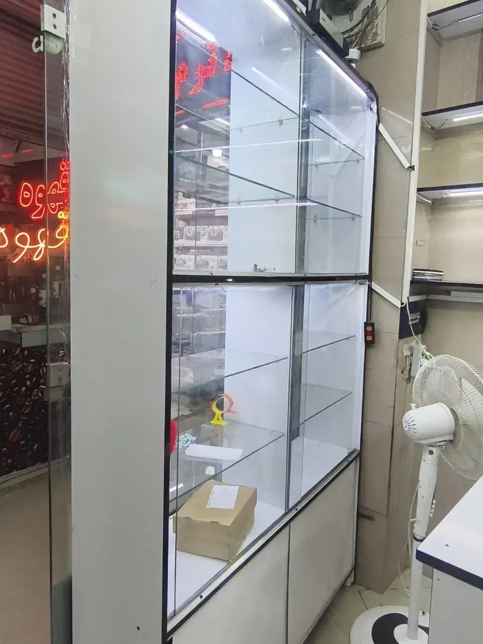 ویترین و میز مغازه|فروشگاه و مغازه|نیشابور, شریعتی|دیوار